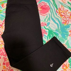 Ivivva Black Cropped leggings